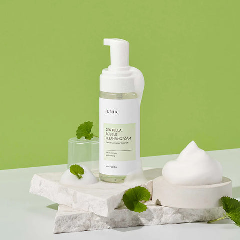 Schiuma detergente alla centella